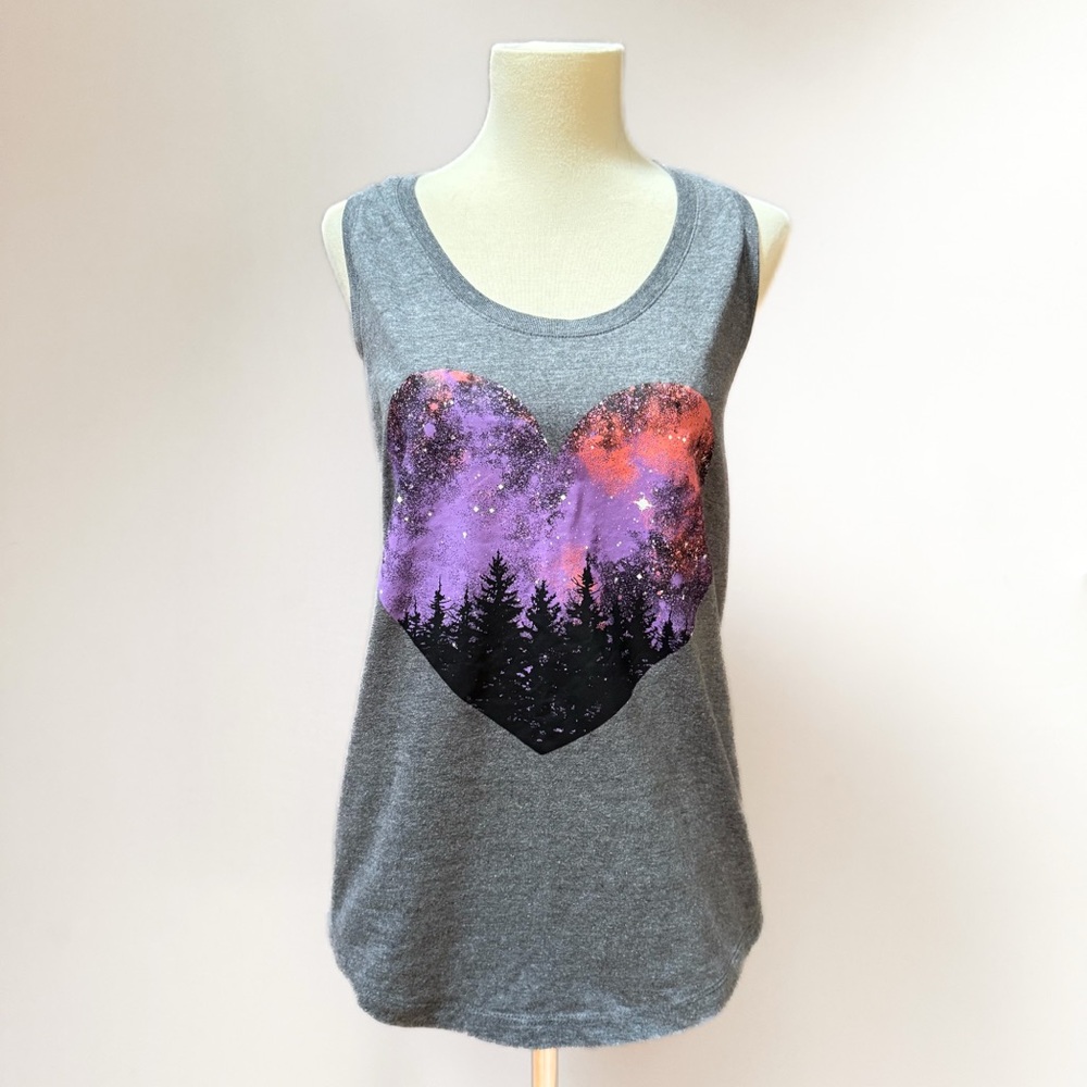 Screen printed heart Galaxy tank top, women’s S. - Picture 5 of 8